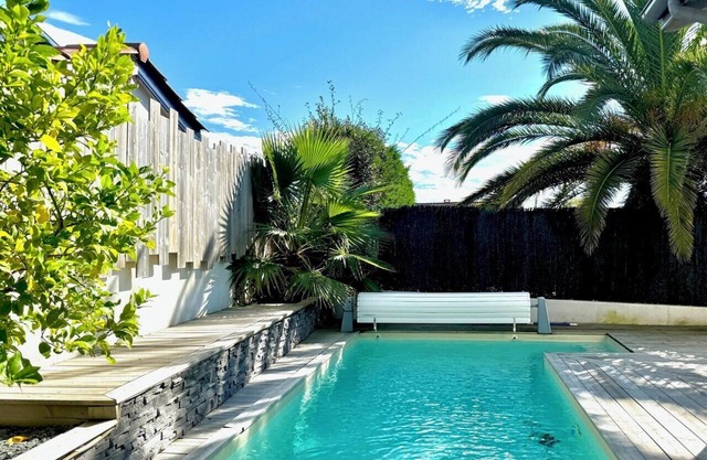 Maison Bidart Piscine Chauffée Proche des Plages