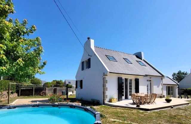 Maison Bord de Plage: Swimming pool, Sauna, Whirlpool baths, Volleyball and GR34 on foot!