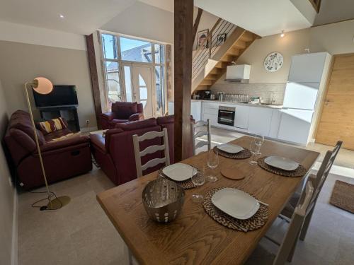 Maison de charme rénovée au cœur du Val de Loire avec parking et wifi inclus - FR-1-590-526