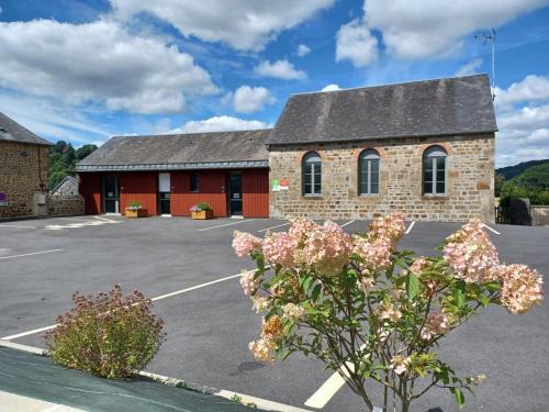 Maison de plain-pied adaptée, idéale pour familles et randonneurs - FR-1-497-234