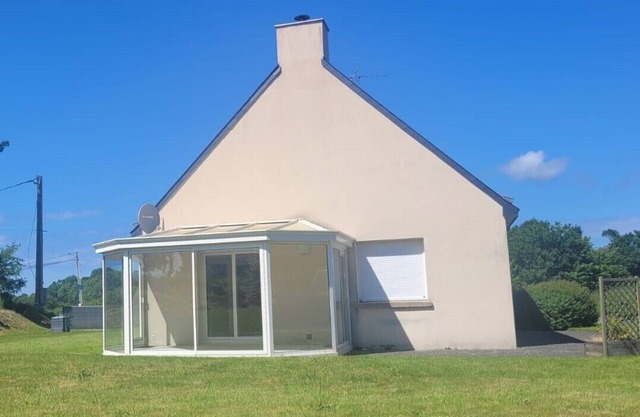 Maison Familial: "Entre Terre et mer" House 15 min from the sea with swimming pool!