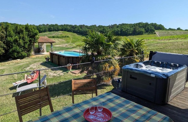 Maison isolée avec piscine privée et spa, Charente - FR-1-653-4