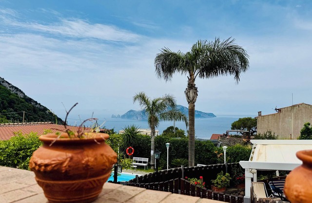 Maison Mari with Capri View