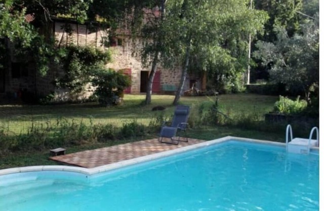 Maison Quercynoise au Calme Avec Piscine