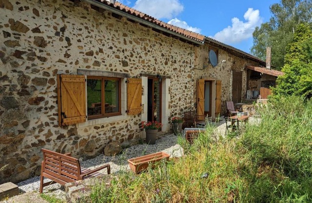Maison spacieuse à Massignac avec jardin privé, proche activités et Domaine des Étangs - FR-1-653-213