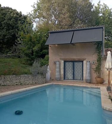 maisonnette provençale piscine le petit colibri