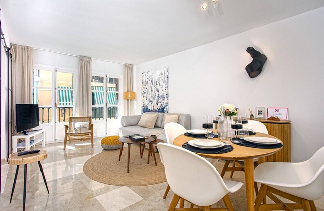 -MalagaSunApts-San Francisco City Center