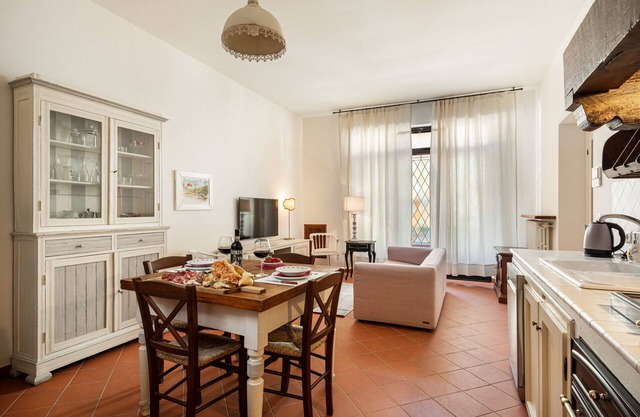 Malvasia holiday home with mini-pool in the center of Greve in Chianti