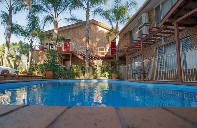 Manera Heights Apartment Motel