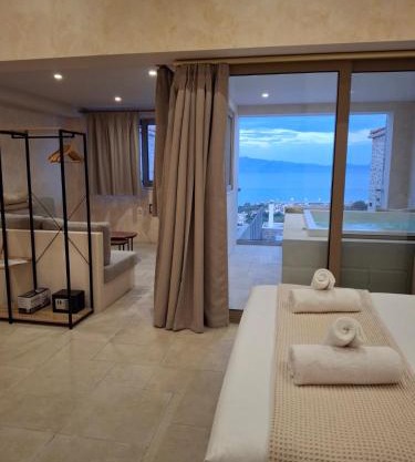 Mani Luxury Suites and Studios in Gytheio with Private Pools