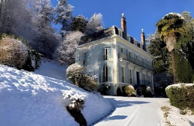 Manoir Historique à Proximité de Sentiers de Randonnées. Ideal Pour les Familles
