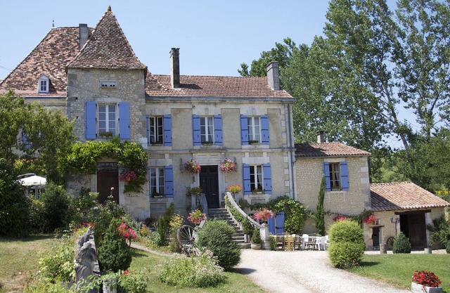 Manoir La Breuille - elegant Manor house with private heated pool
