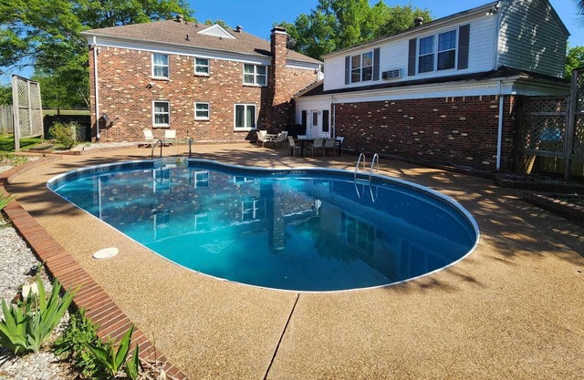 Mansion mostly King Beds fronting Golf Course near Mall