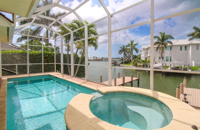 MARCO ISLAND POOL HOME W/BOAT DOCK, AVAILABLE WEEKLY/MONTHLY