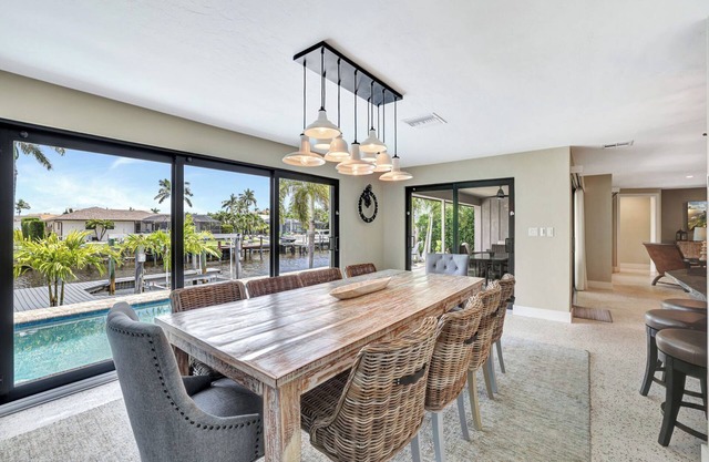 Marco Island Time 3B/3B Dockside living with LIFT AVAILABLE 5 STARS!