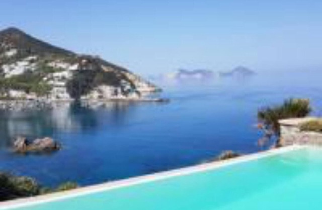 Maridea Ponza -La Caletta Villa with swimming pool and private access to the sea
