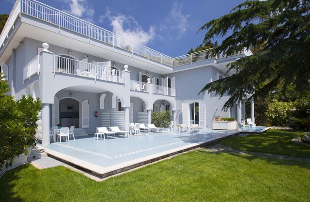 Marina di Cantone Sorento peninsula Villa rental for 20 people