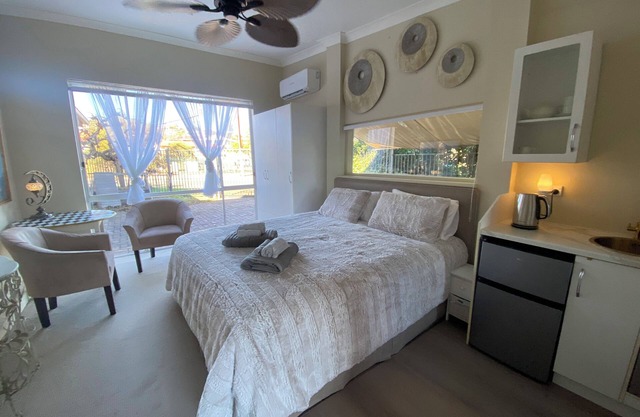 Marino Seaside Studio Getaway