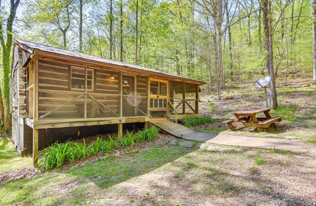Mary's Mansion - Historic & Rustic 1 Room Cabin!