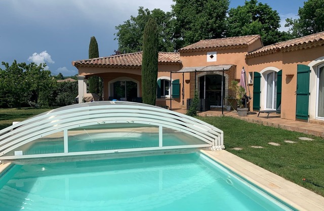 Mas 8 Pers + private pool on Golf