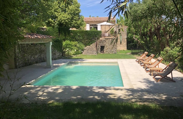 Mas de Famille - Green and shady garden - Private swimming pool & tennis court