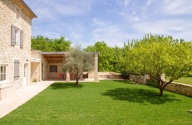 Mas en Pierre du Xixe Avec Piscine - Grand Jardin - Drôme Provençale