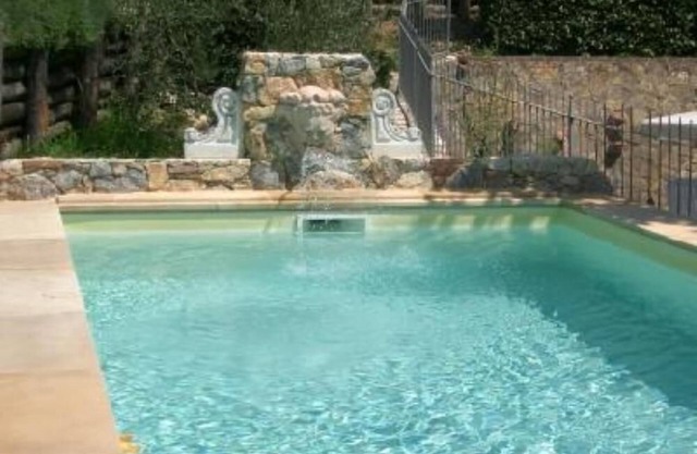 Massaciuccoli: house /villa - 5 rooms - 4/6 personsHouse with garden and pool