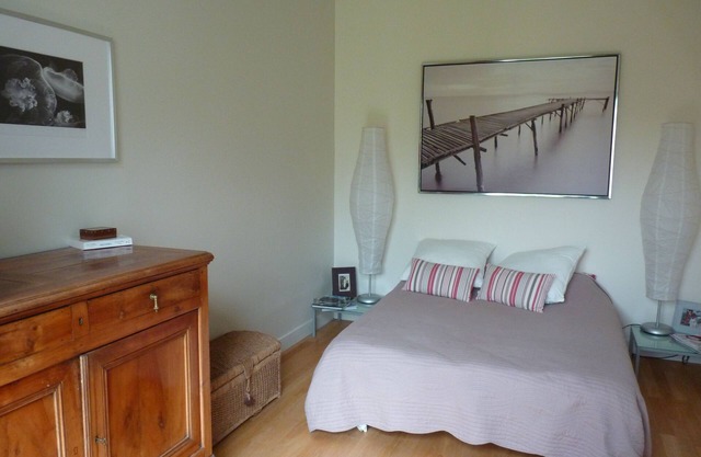 Master suite with en-suite bathroom and breakfast at the home stay