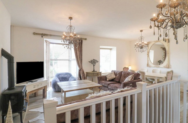 MATLOCK MAISONETTE, family friendly in Matlock