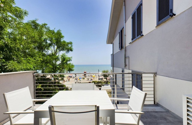 Mayflower, sea view, parking, 50m from the sea