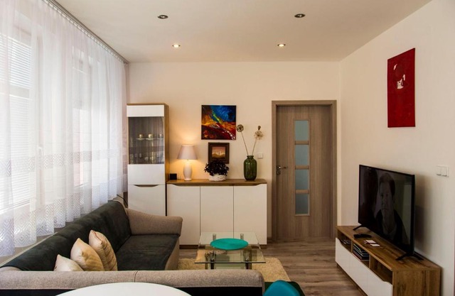 MAYTEX - ubytovanie v 46m2 apartmáne s balkónom