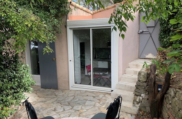 Mazet not overlooked with private garden