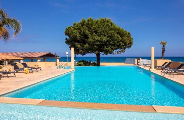 MB2 sans vue mer by Interhome