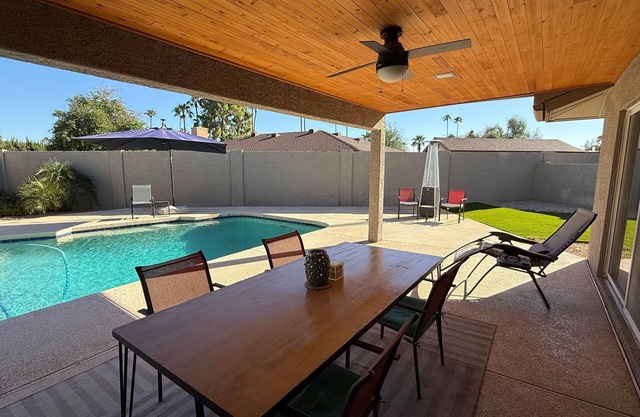 McCormick Ranch House w/Private Resort Pool, BBQ, Patio Heater, Utilities incl.