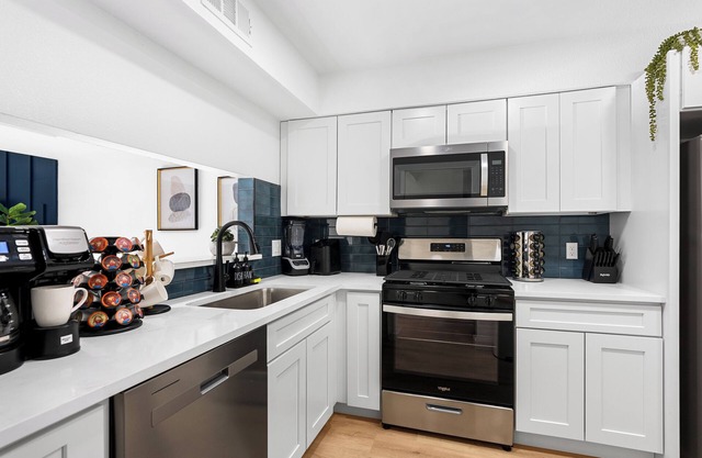 MCM Condo Near DT SoCo Pet Friendly