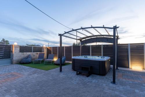 MD Residence with private jacuzzi near the beach