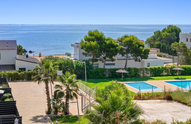 Mediterranean family vacation 1min from the beach