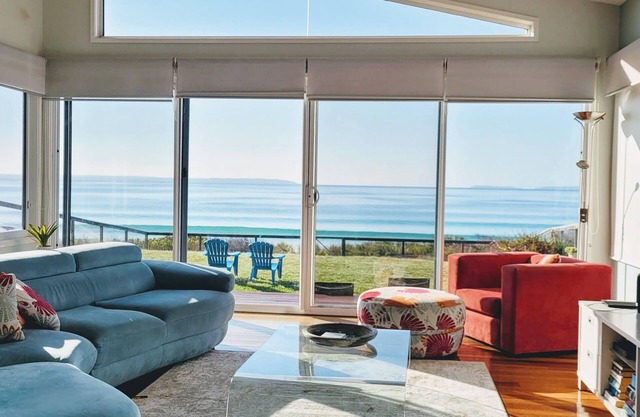 Meme's Callala Beach-ABSOLUTE BEACHFRONT-Air Con/Free WIFI/Netflix/Stan/Prime