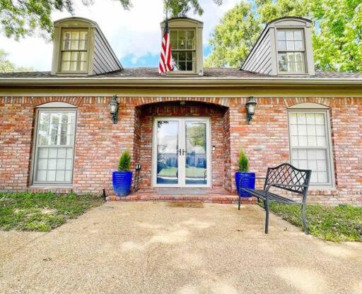 Memphis Colonial