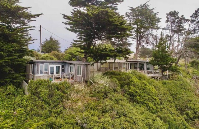 Mendocino Coast Cliffside Cottage - Sea Cloud