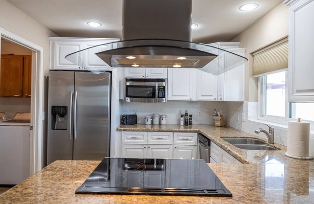 Mesa Garnet 4 Bedroom Home by RedAwning