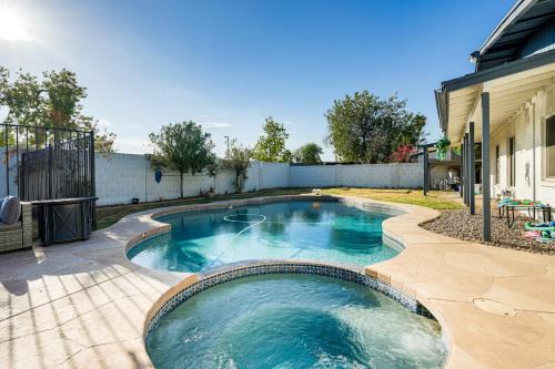 Mesa Oasis with Diving Pool By Spring Training, Dtwn