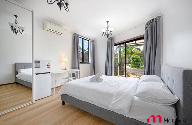 MetaWise Parramatta Cozy Room w Private Bathroom