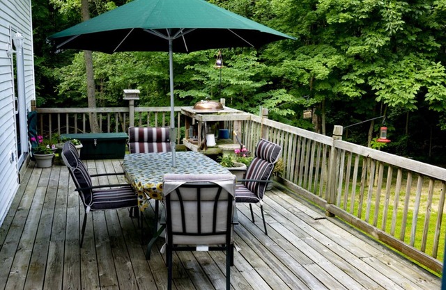 Michael's Room - WoodField Hills Inn Bed & Breakfast