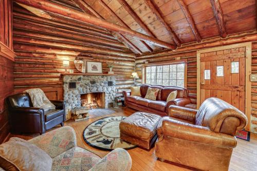 Michigan Log Cabin with Pere Marquette River Views