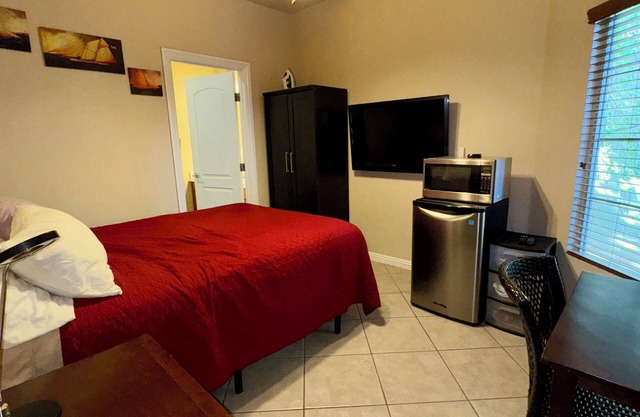 Micro Apt! Separate Entrance! - 30 Day or Longer Stay