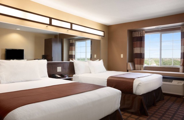 Microtel Inn & Suites by Wyndham Kenedy/Karnes City