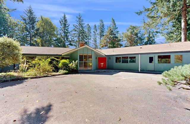 Mid-century modern home with pool, WiFi, BBQ grill, patio, and fireplace
