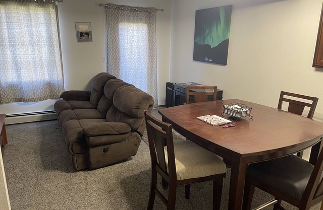 Midtown location 3 minutes from shopping mall with possible car rental add on.
