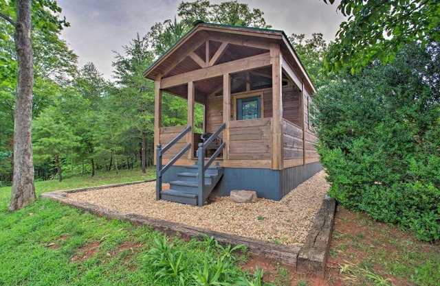 Mill Spring Cabin Near Parker-Binns Winery!